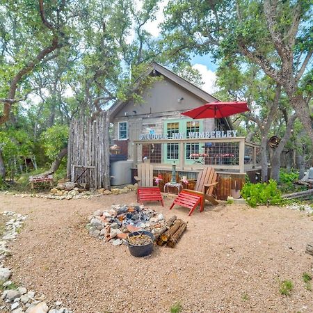 Snuggle Inn Wimberley Cabin With Fire Pit And Deck Exterior photo