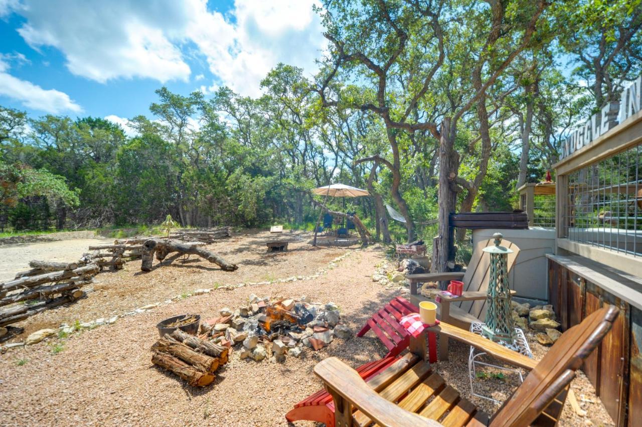 Snuggle Inn Wimberley Cabin With Fire Pit And Deck Exterior photo