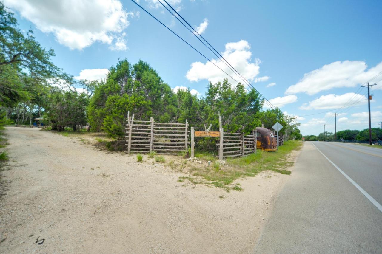Snuggle Inn Wimberley Cabin With Fire Pit And Deck Exterior photo