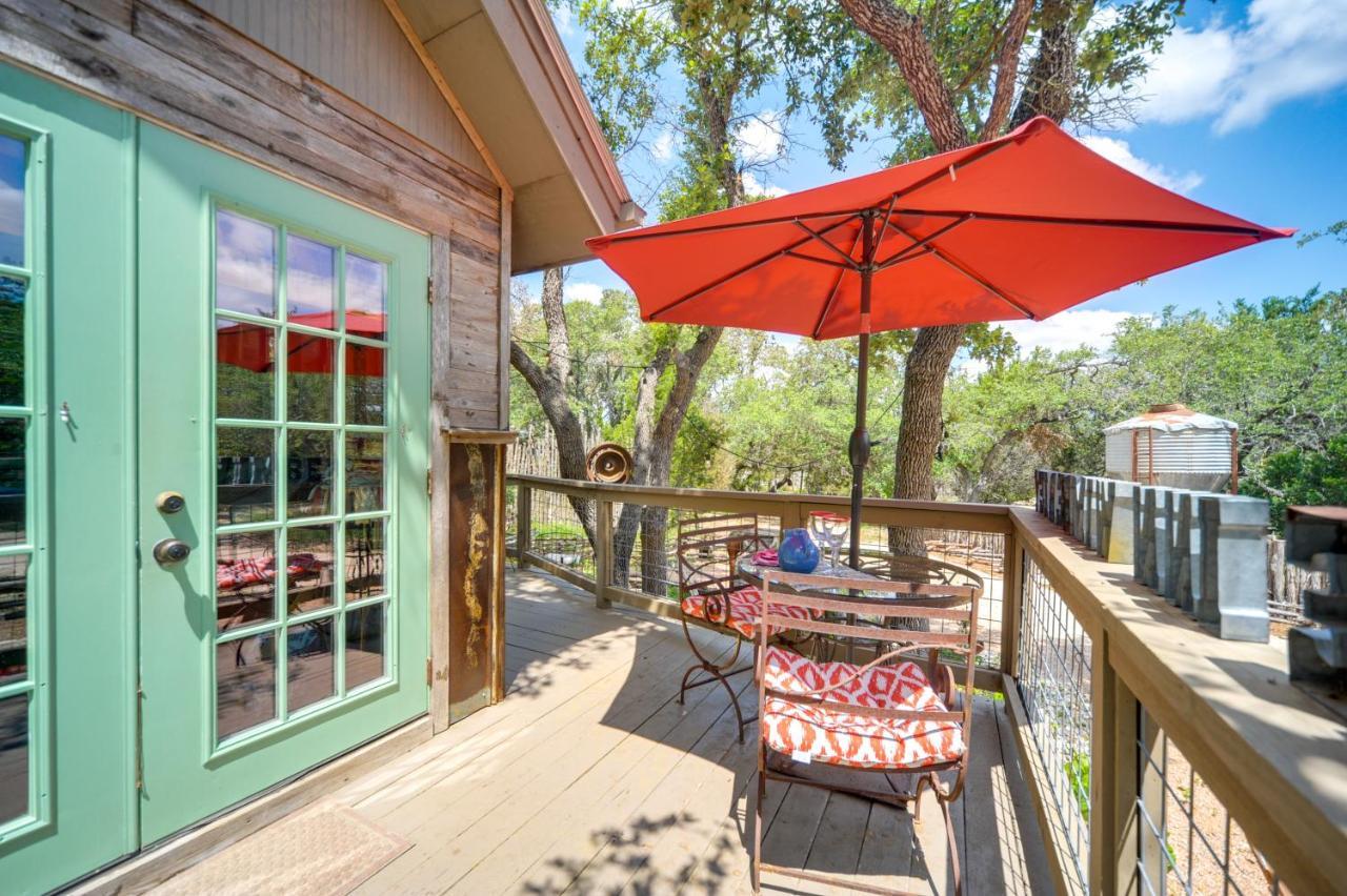 Snuggle Inn Wimberley Cabin With Fire Pit And Deck Exterior photo